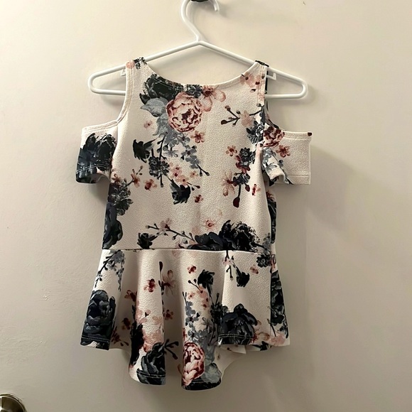 🔥Little Girls summer top 🔥 - Picture 2 of 3